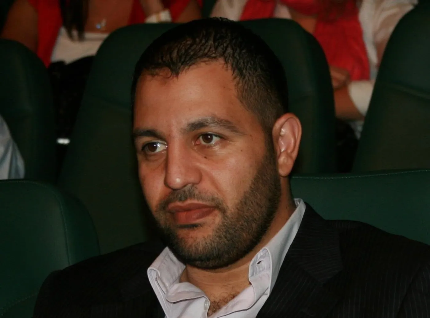 حساب باسم عشيرة أردنية يثير الفتنة.. ماذا حدث عندما كُشف أمره؟