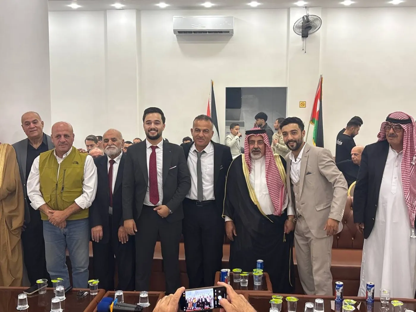 جاهة عشائرية كريمة برئاسة الشيخ المحامي محمد أولاد عيسى الفالوجي تطلب يد كريمة أحمد عاشور للعريس قصي أولاد عيسى الفالوجي