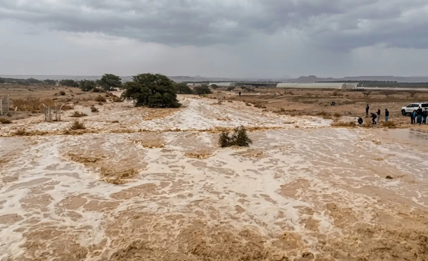 السيول تبتلع راعي أغنام أربعيني في البحر الميت والبحث مستمر