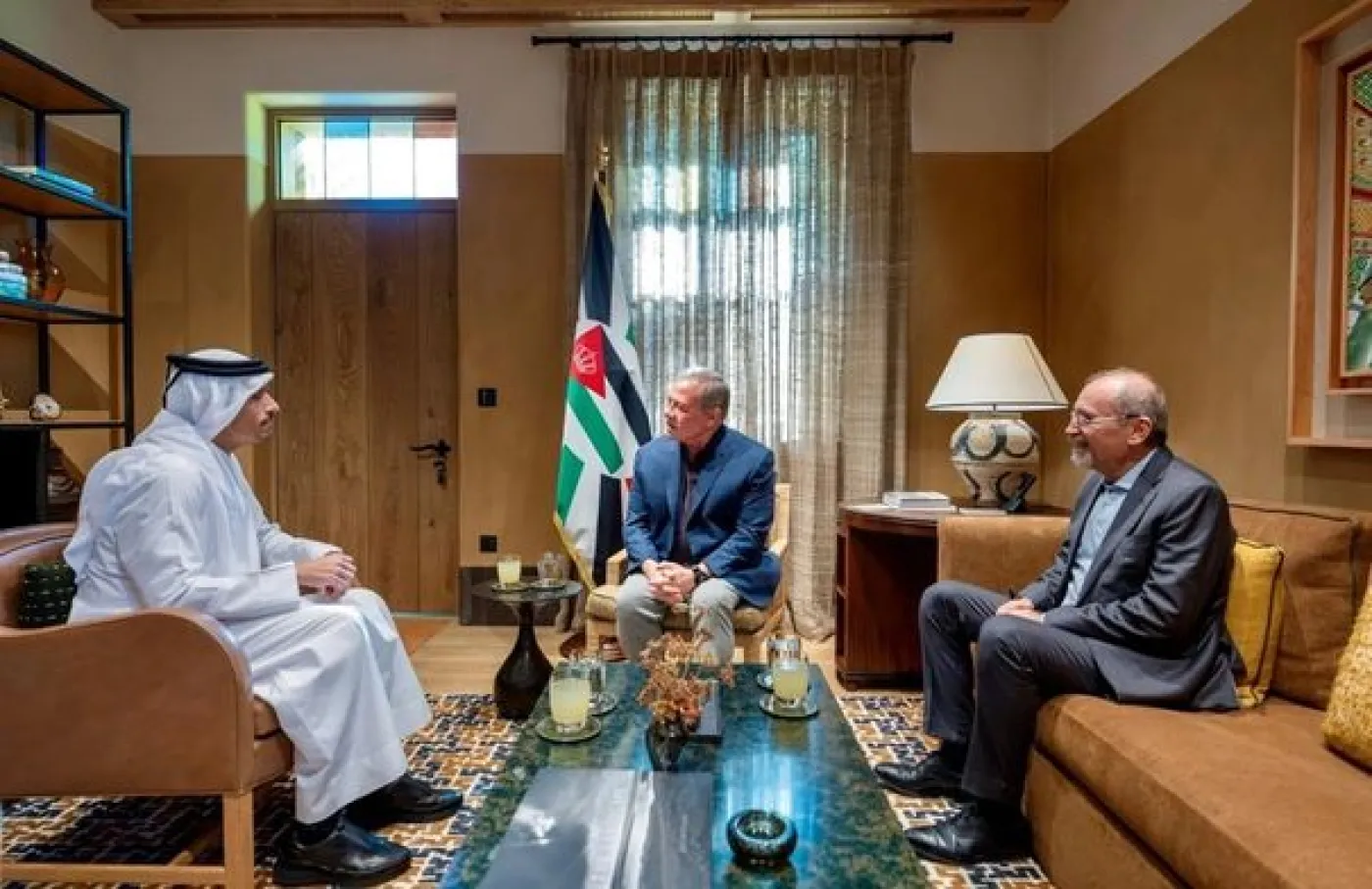 الملك يستقبل رئيس مجلس الوزراء وزير الخارجية القطري