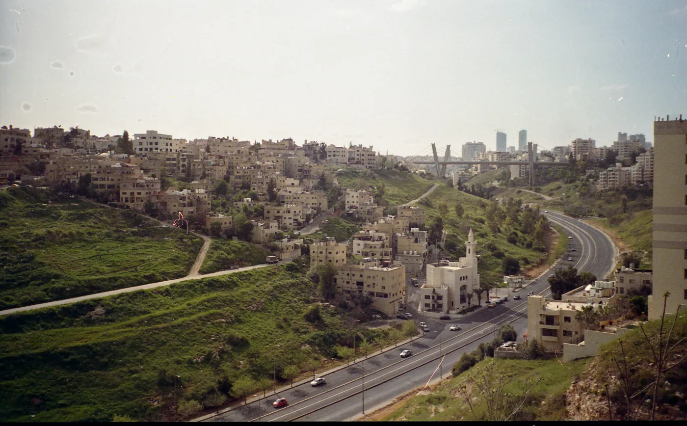 الأرصاد تحذر الأردنيين صباح الجمعة.. ضباب وزخات مطرية محتملة وارتفاع على الحرارة خلال الأيام المقبلة
