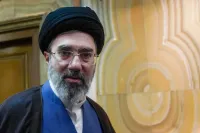 مجتبى خامنئي يوجه الجيش الإيراني لبنك الأهداف.. وهذا الموعد المرجح للضربة الكبرى